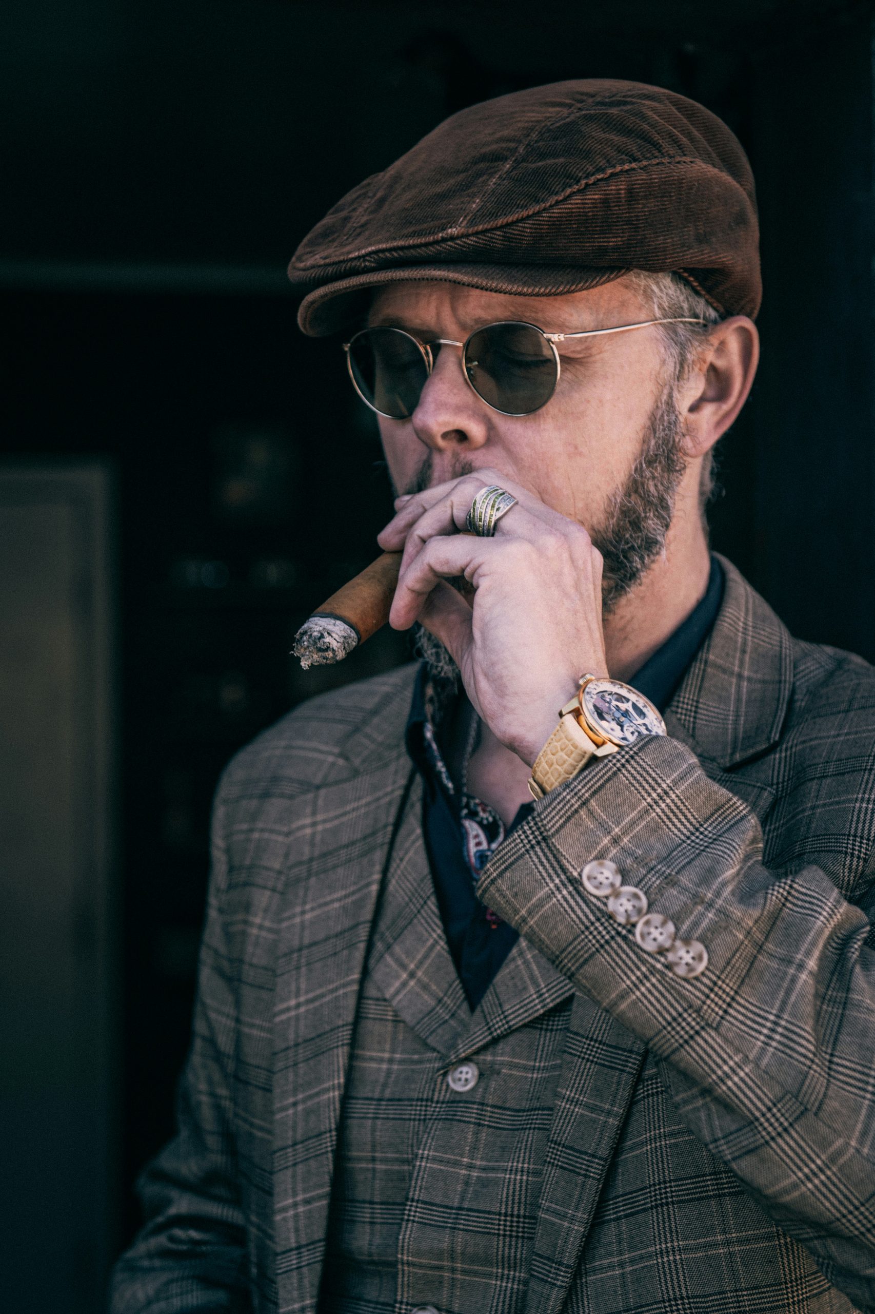 Home man-smoking-a-cigar